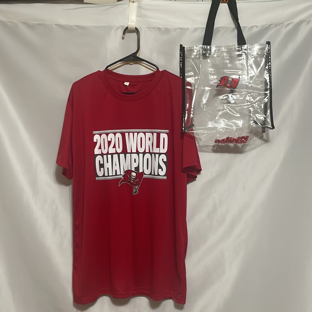 Buccaneers- T-shirt size XL & Clear Stadium Tote . Publix Market
